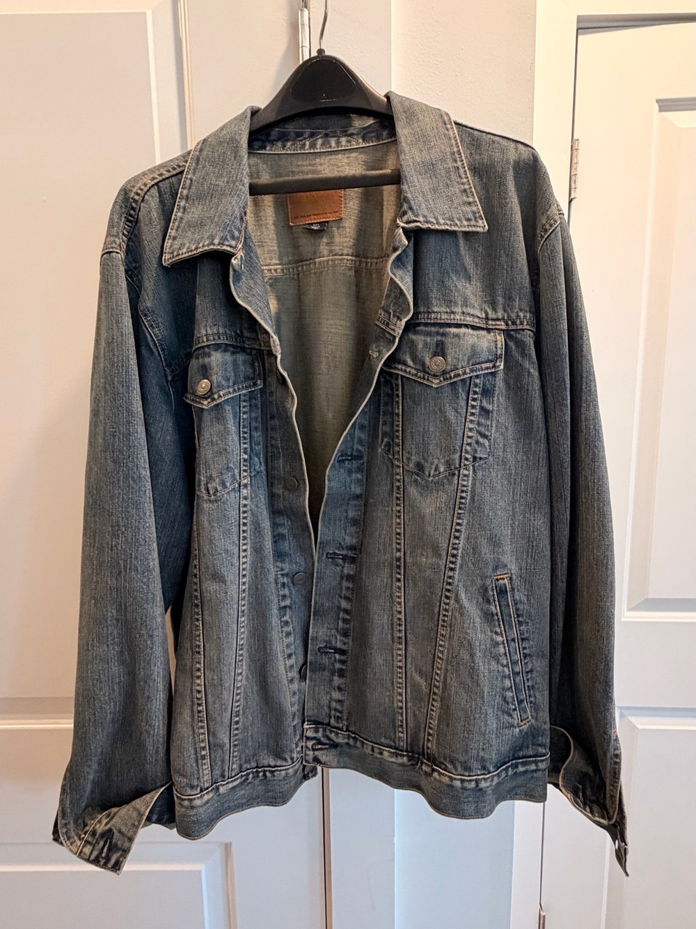 GAP Men’s Light Wash Denim Jacket - Blue